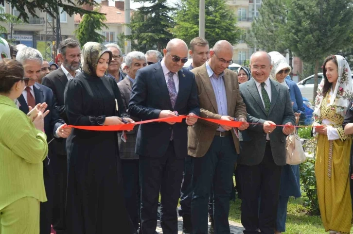 Tavşanlı Halk Eğitim Merkezi’nin Yıl Sonu Sergisi açıldı
