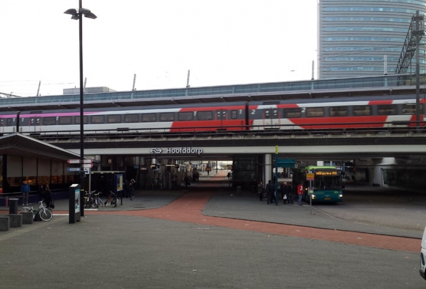 Hollanda'da saldırı şüphesiyle tren garı boşaltıldı