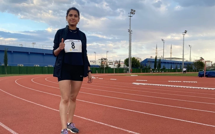 Tekdemir, Antalya’dan altın madalya ile döndü
