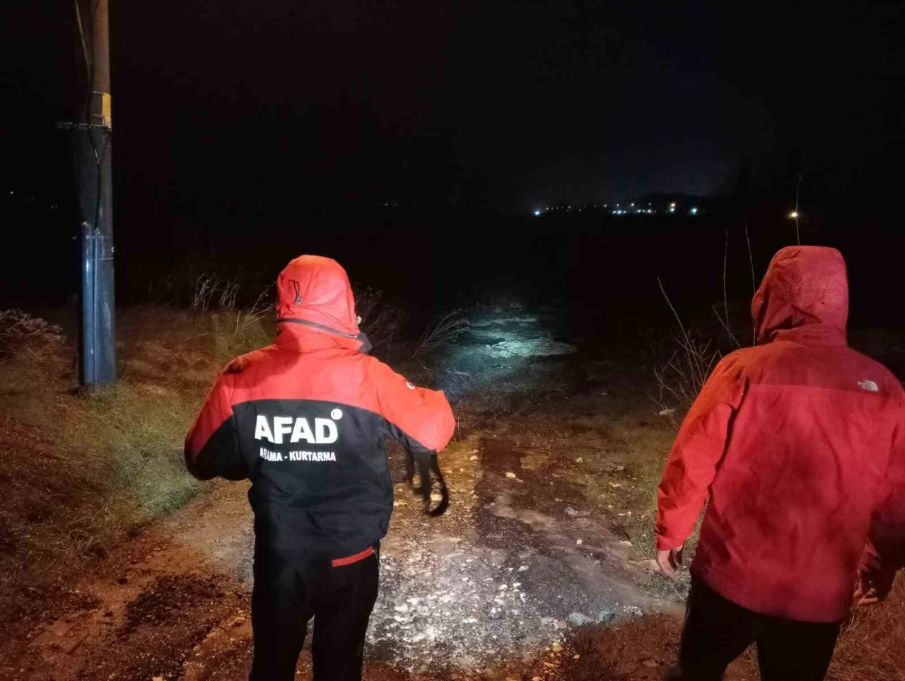 Tekirdağ’da aralıksız yağan sağanak ulaşımı durma noktasına getirdi
