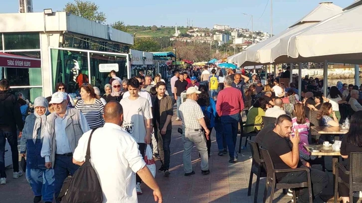 Tekirdağ’da bayram tatilinin son gününde sahil doldu taştı
