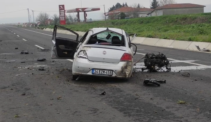 Tekirdağ’da otomobil refüje çarptı
