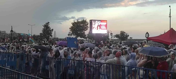 Tekirdağ’da sağanak yağış etkili oldu
