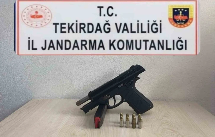 Tekirdağ’da silah ve bıçak ele geçirildi
