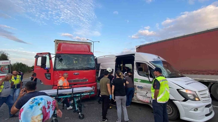 Tekirdağ’da yolcu minibüsü ile kamyon çarpıştı: 6 yaralı
