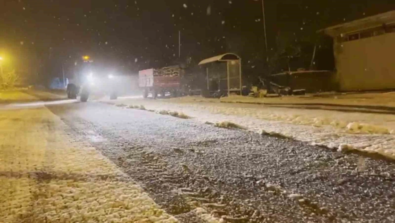 Tekirdağ’ın yüksek kesimlerinde karla mücadele
