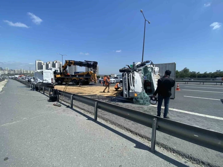 TEM’de trafiği kilitleyen kaza: 1 yaralı
