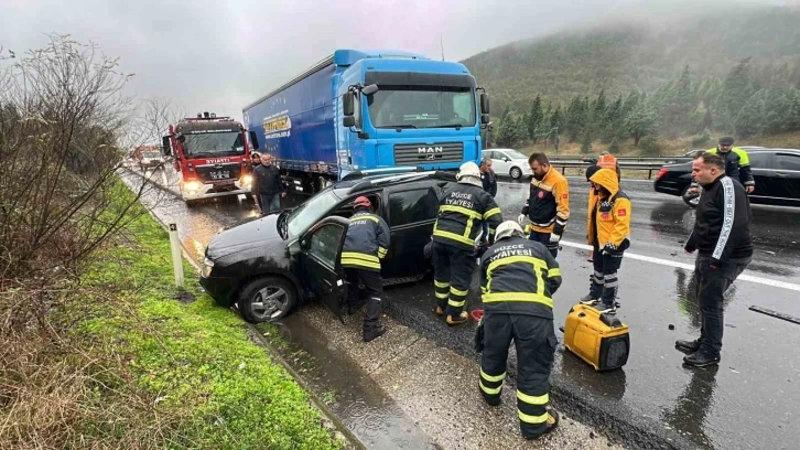 TEM’de zincirleme kaza: 3’ü çocuk 7 yaralı