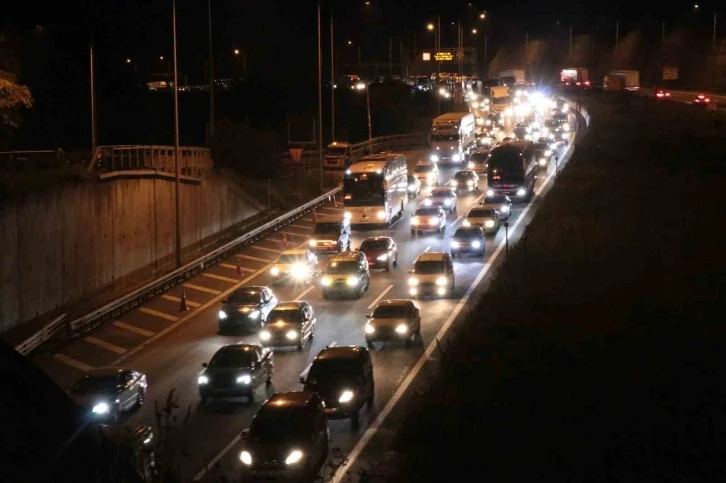 TEM’in Bolu geçişinde trafik durma noktasına geldi
