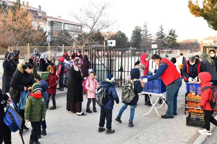 Tepebaşı’nın beslenme desteği 23 okulda 9 bin 90 öğrenciye ulaştı
