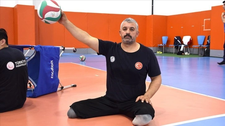 Terör gazisi, Oturarak Voleybol Milli Takımı'nın başarısı için ter döküyor