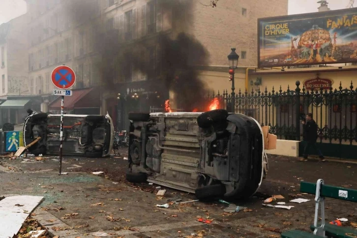 PKK yandaşları Paris sokaklarını savaş alanına çevirdi