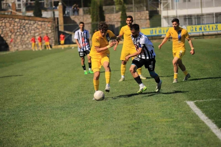 TFF 2. Lig: Belediye Derincespor: 1 - Somaspor: 0
