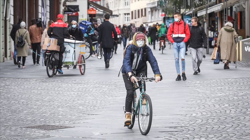 Slovenya'da virüs giderek artıyor