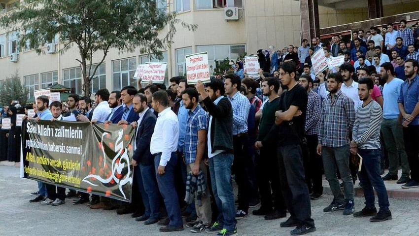 Sivil toplum kuruluşları o afişi protesto edecek