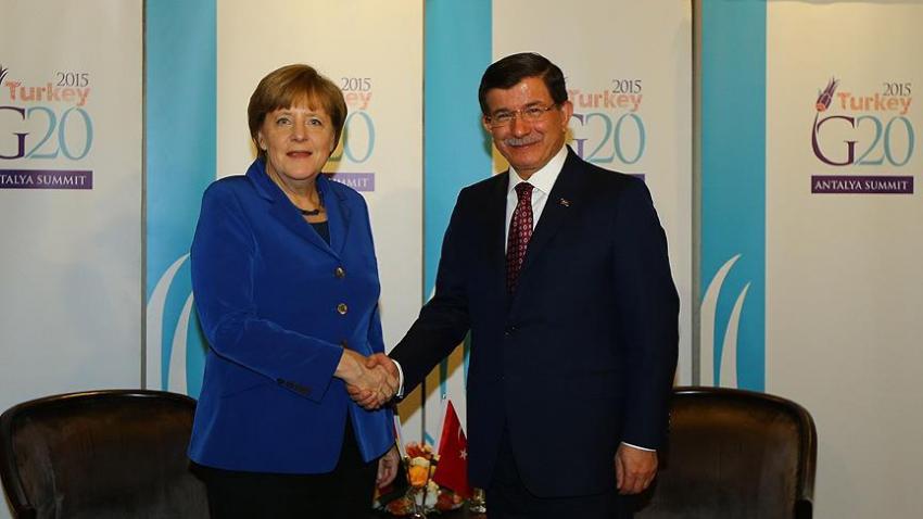 Davutoğlu Merkel'le görüştü