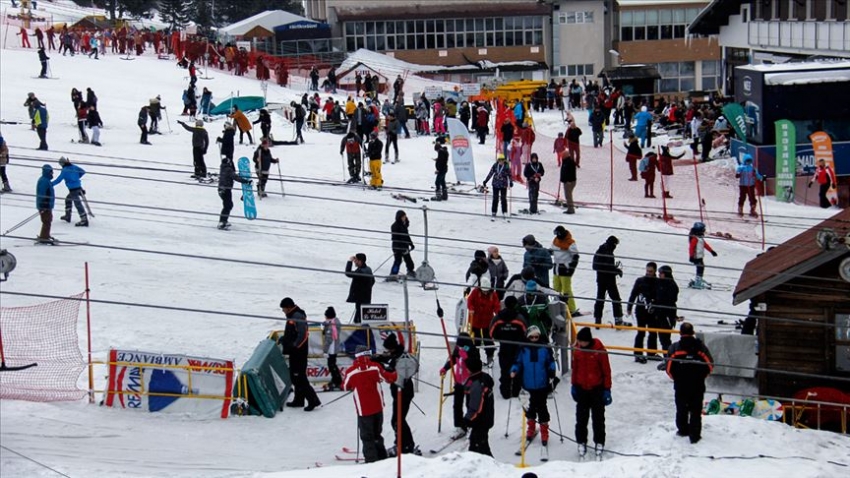 Uludağ'da kar kalınlığı yaklaşık 2 metre ölçüldü