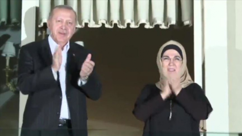 Erdoğan ve eşi Emine Erdoğan’dan sağlık çalışanlarına destek