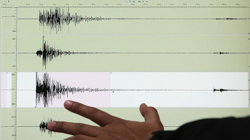 Endonezya'da 5,5 büyüklüğünde deprem