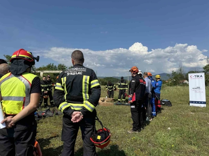 TİKA’dan Karadağ’da arama kurtarma eğitimi
