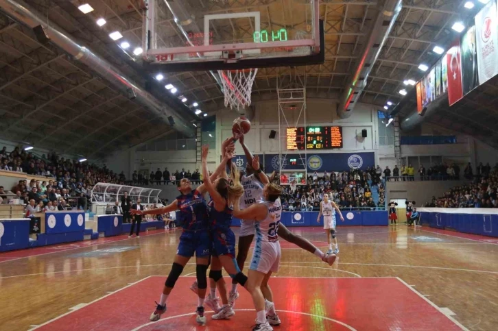 TKBL Play-Off Finali: İzmit Belediyespor: 71 - Antalya Güneşi: 72
