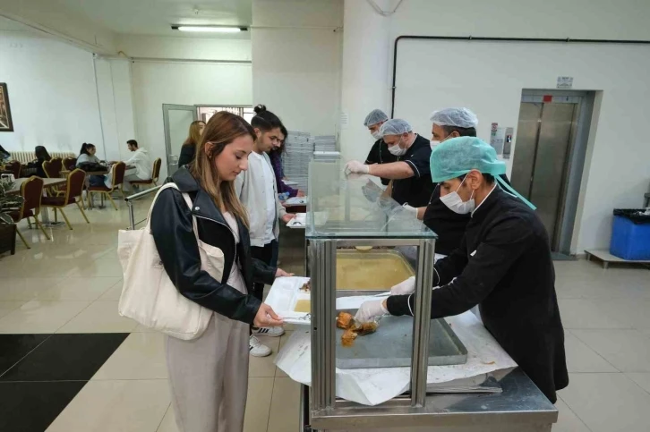 TOGÜ’de ilk defa öğrenciler kendi yemeğini belirledi
