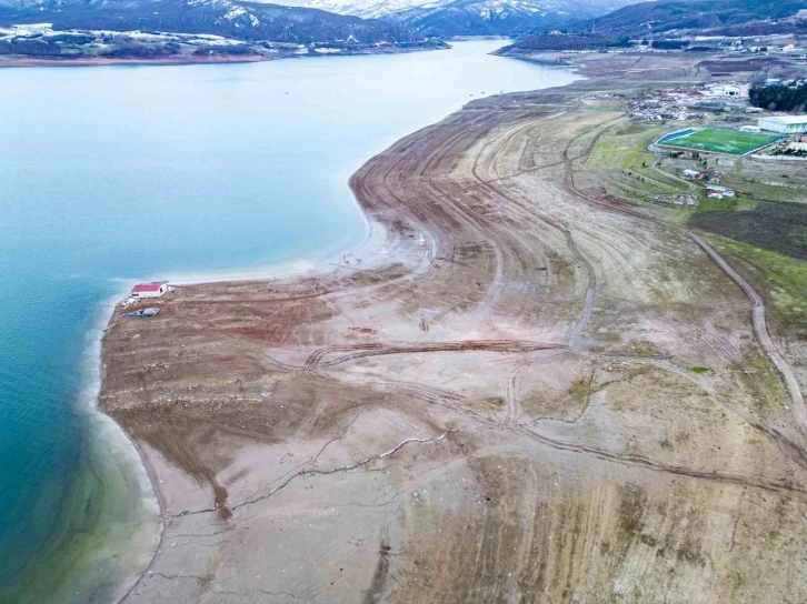 Tokat’ta endişelendiren kuraklık havadan görüntülendi
