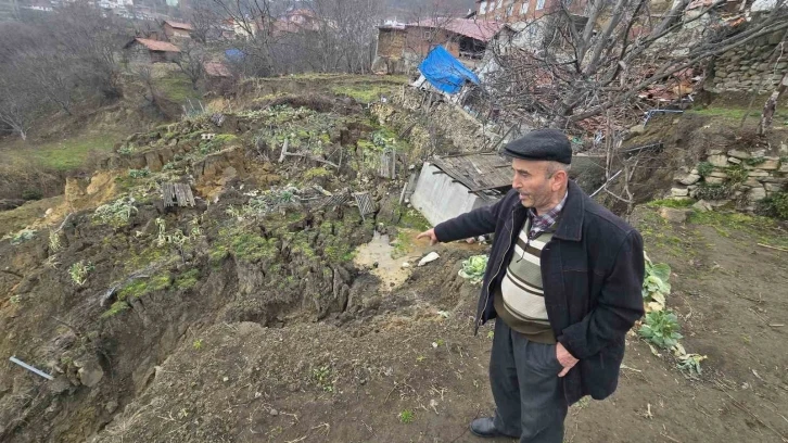 Tokat’ta heyelan sonrası çıkan su merak uyandırdı
