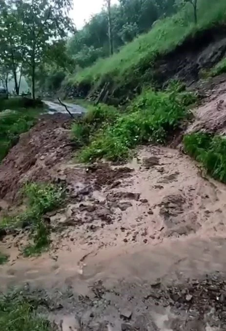 Tokat’ta şiddetli sağanak heyelana neden oldu
