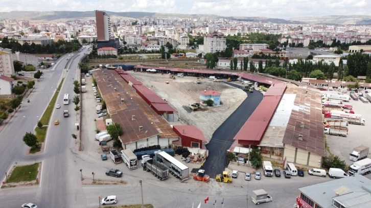 Toptancılar Sebze Hali’nin asfaltı yenilendi
