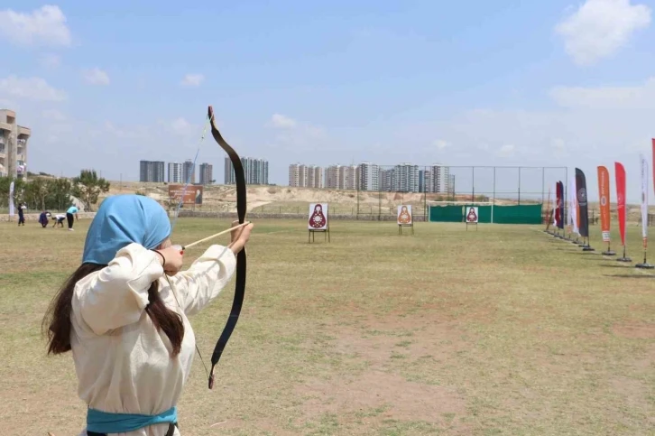 Toroslar’da Ata’ya vefa için Türk Okçuluğu Turnuvası yapıldı
