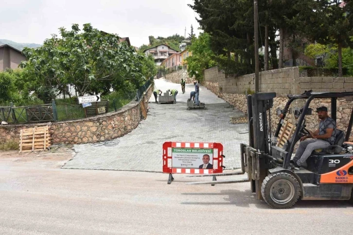 Toroslar’ın mahallelerinde alt yapı çalışmaları sürüyor
