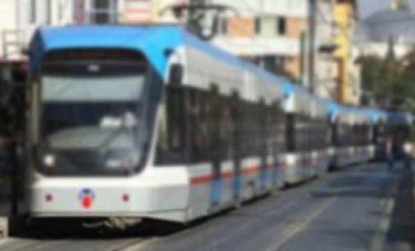 Tramway duraklarında bomba paniği!