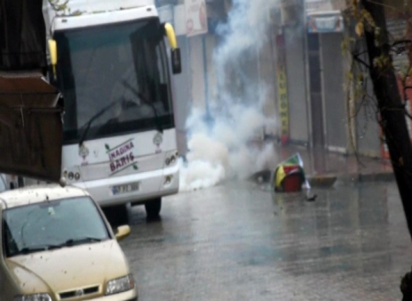 Terörist cenazesinde olaylar çıktı