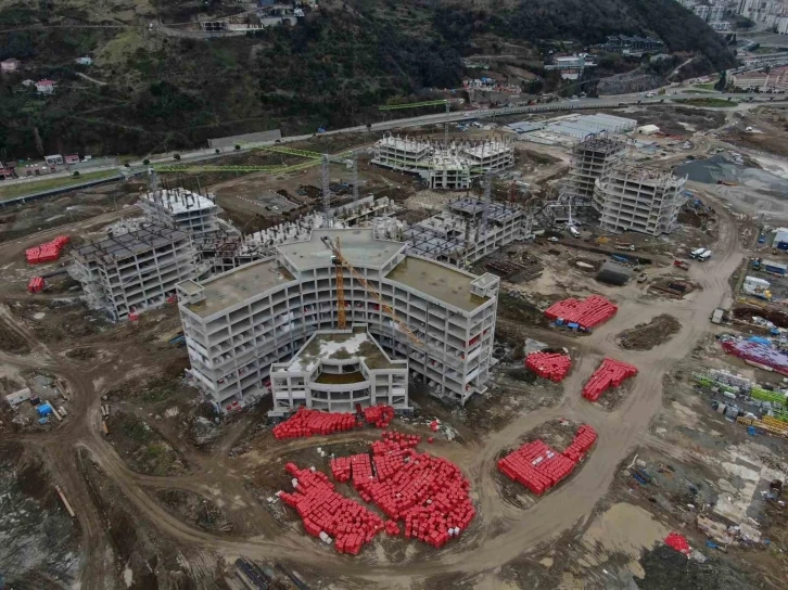 Trabzon Şehir Hastanesi’nin inşaatı yükseliyor
