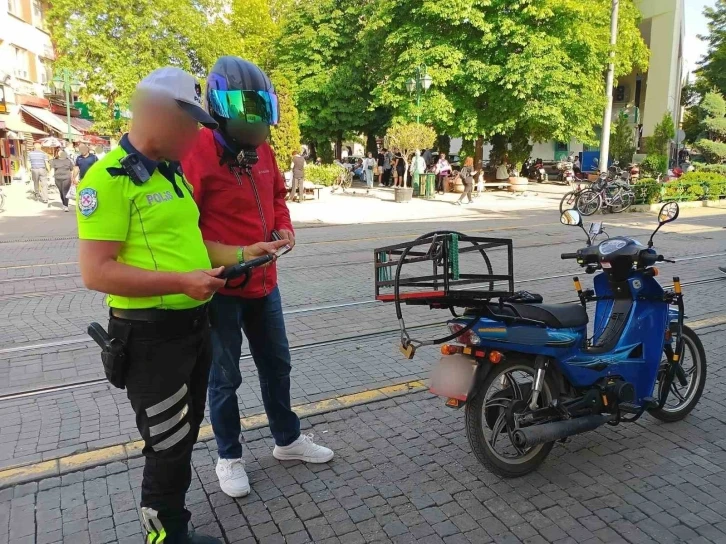 Trafiğe kapalı alanlara giren 11 motosiklet sürücüne ceza yazıldı
