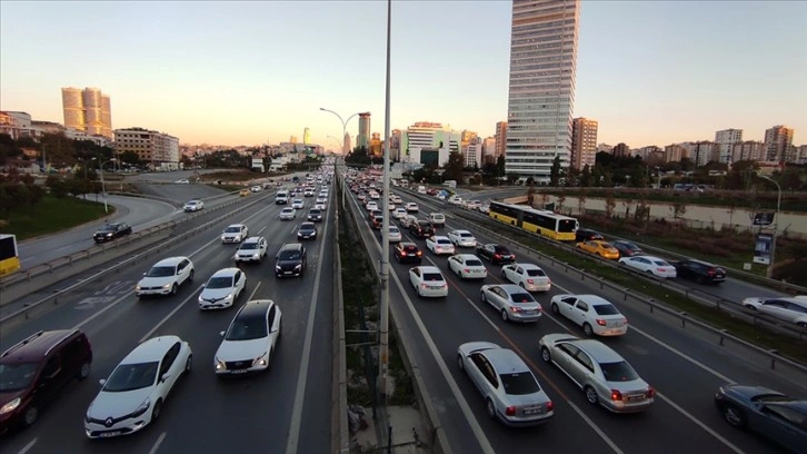 Trafiğe kasımda 122 bin 837 aracın kaydı yapıldı