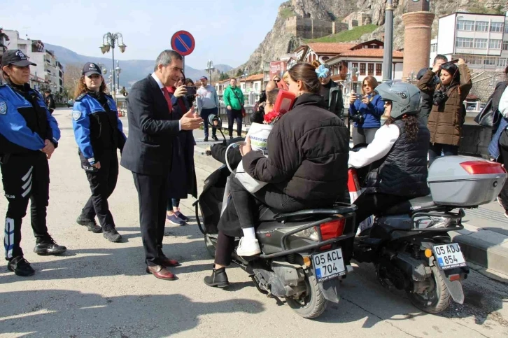 Trafik denetimi yapan Amasya Emniyet Müdürü Kurt: “Kadın sürücüler daha dikkatli”
