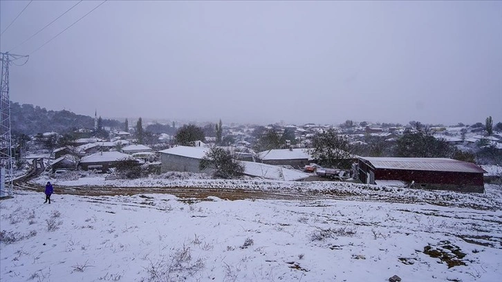 Trakya'nın yüksek kesimlerinde kar yağışı başladı