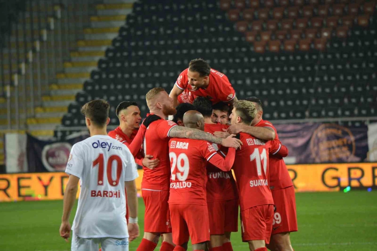 Çorum FK: 3 - Ümraniyespor: 1