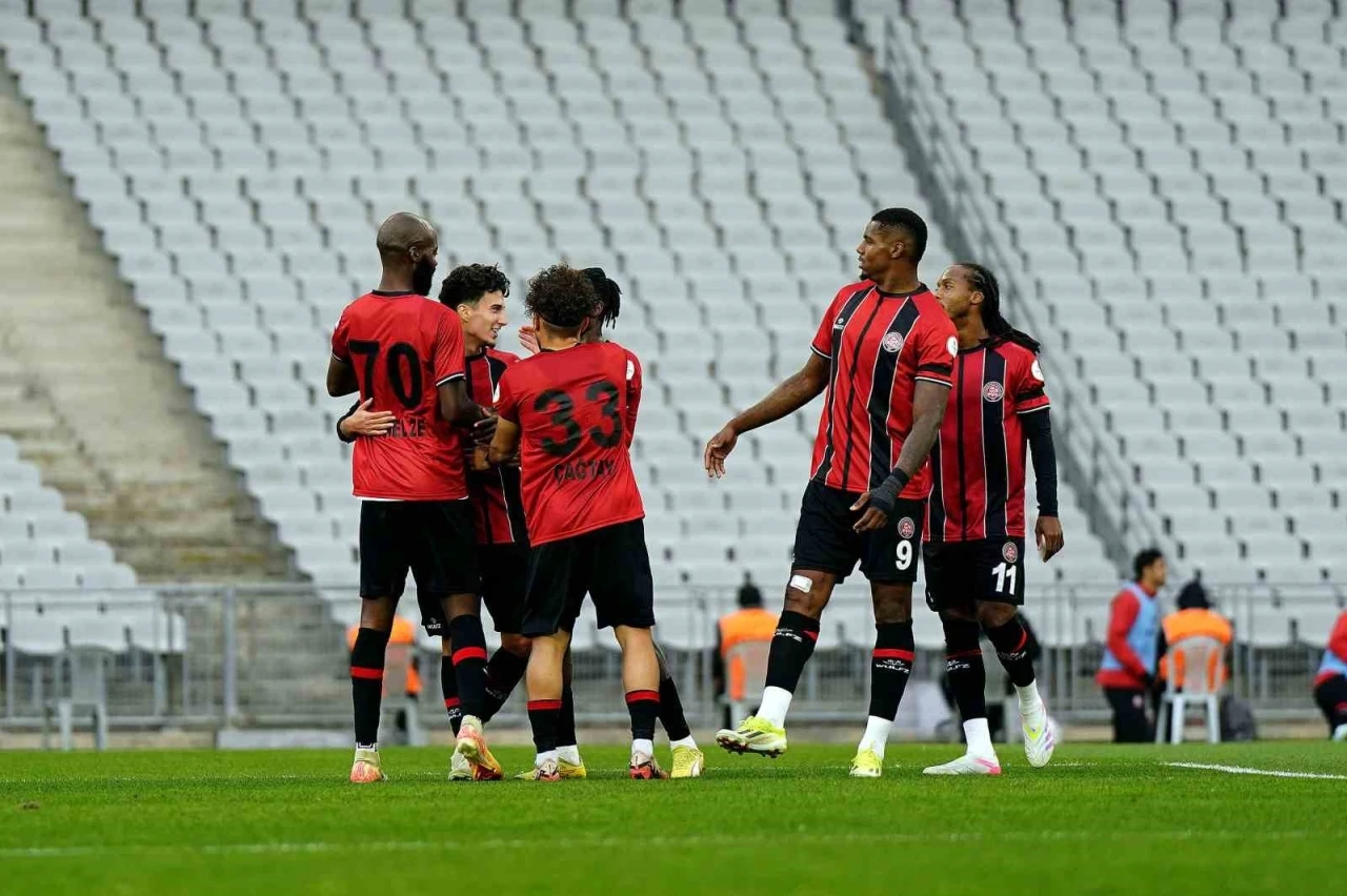 Trendyol 1. Lig: Fatih Karagümrük: 6 - Yeni Malatyaspor: 1
