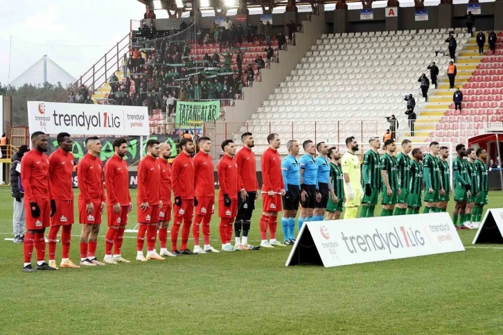 Trendyol 1. Lig: Ümraniyespor: 1 - Sakaryaspor: 1
