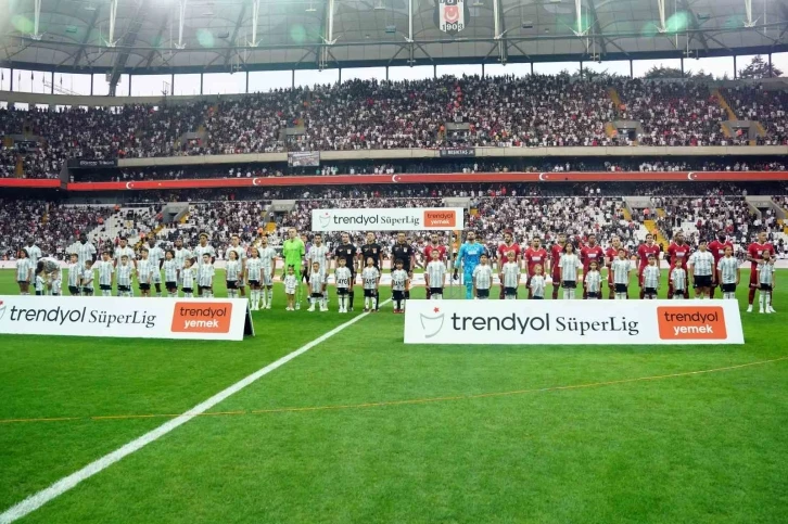 Trendyol Süper Lig: Beşiktaş: 0 - Sivasspor: 0 (Maç devam ediyor)