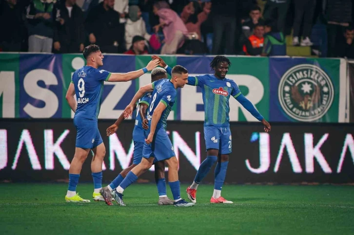 Trendyol Süper Lig: Çaykur Rizespor: 2 - MKE Ankaragücü: 0 (İlk yarı)
