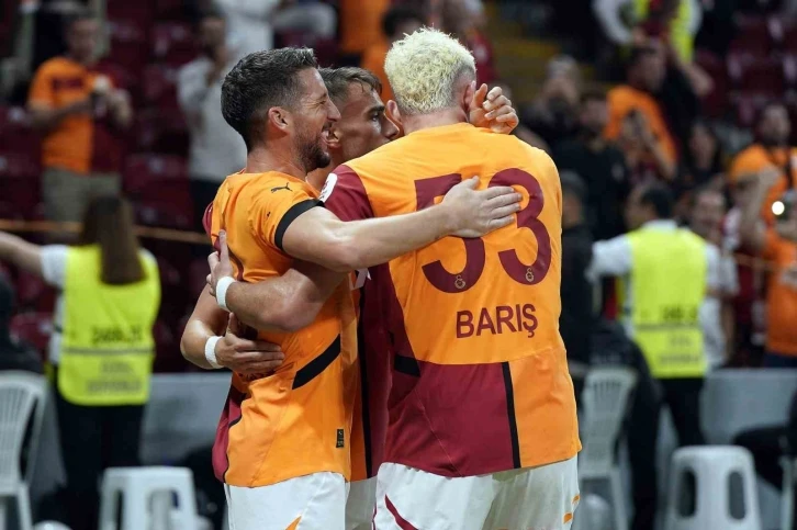 Trendyol Süper Lig: Galatasaray: 2 - Gaziantep FK: 0 (İlk yarı)
