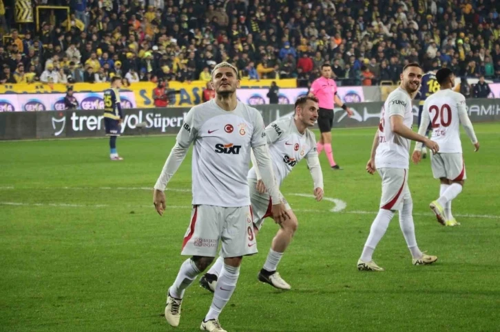 Trendyol Süper Lig: MKE Ankaragücü: 0 - Galatasaray: 3 (İlk yarı)
