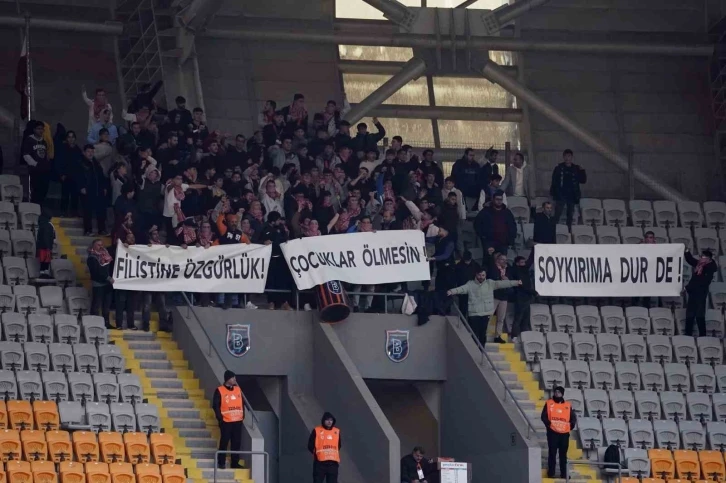 Trendyol Süper Lig: RAMS Başakşehir: 1 - Hatayspor:0 (İlk yarı)
