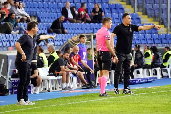 Trendyol Süper Lig: RAMS Başakşehir: 2 - MKE Ankaragücü: 2 (İlk yarı)
