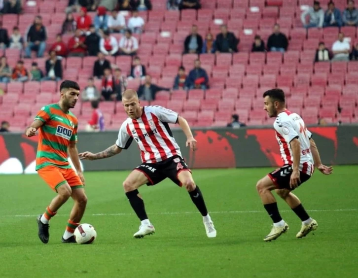 Trendyol Süper Lig: Samsunspor: 0 - Alanyaspor: 1 (İlk yarı)
