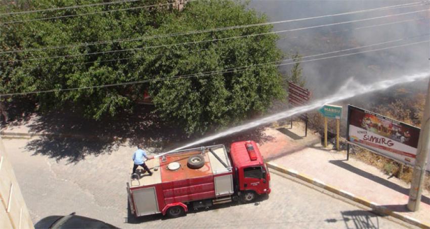 Türkiye-Suriye sınırında korkutan yangın